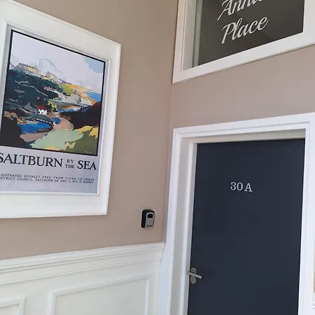 Annie's Place * Солтберн-бай-те-Си